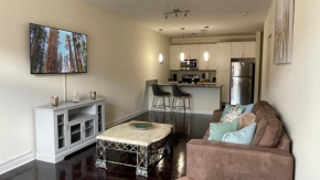 Luxury KING BED Oasis in Southend Charlotte- 3 miles from Uptown!